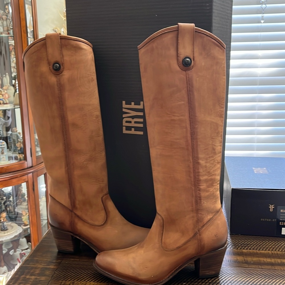 FRYE TALL LEATHER BOOTS NIB